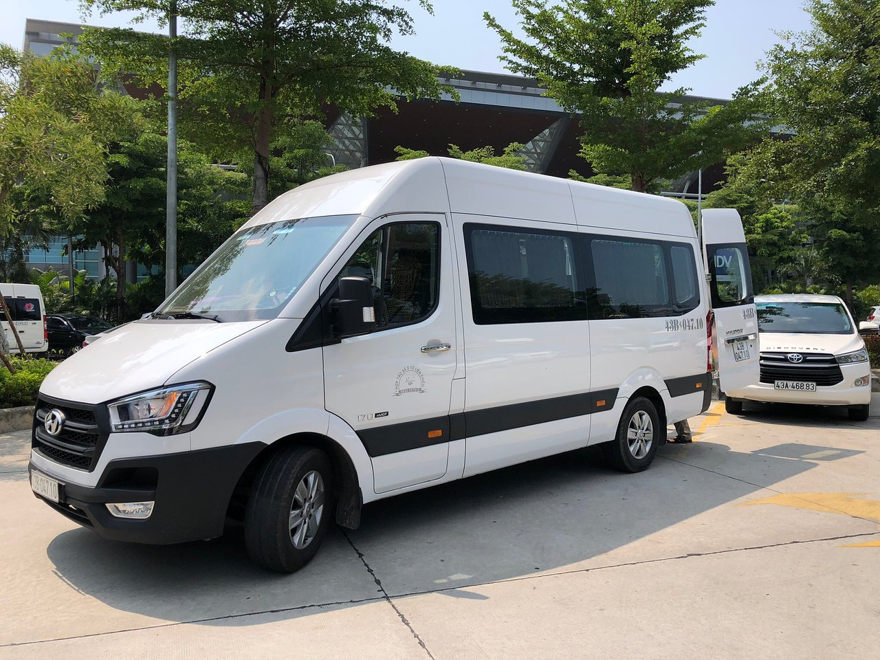 Car Rental Ho Chi Minh: From Economy to Luxury Vehicles
