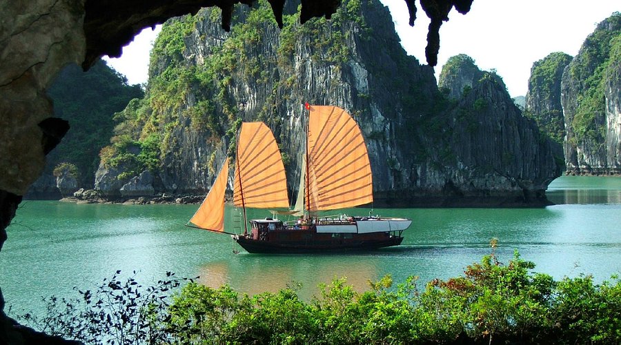 Top Những Điểm Đến Hấp Dẫn Nhất Ở Hạ Long Bạn Không Thể Bỏ Lỡ