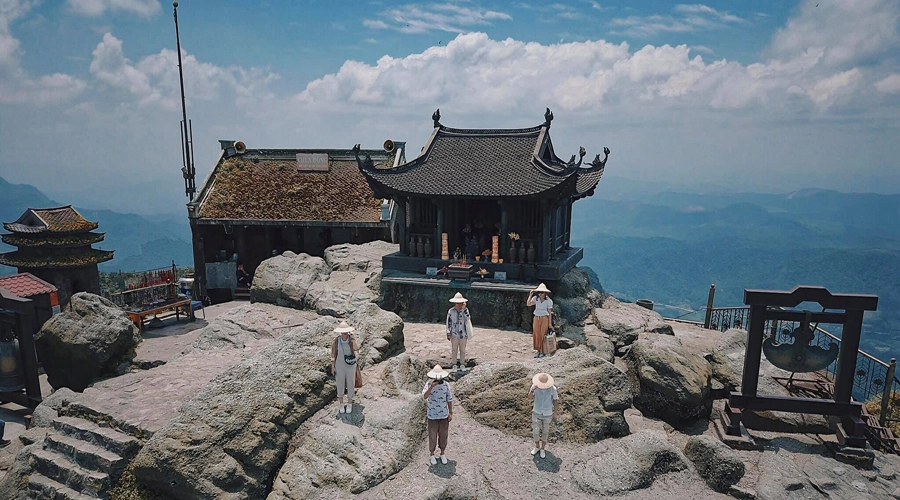 Cách đặt tour du lịch Yên Tử 1 ngày